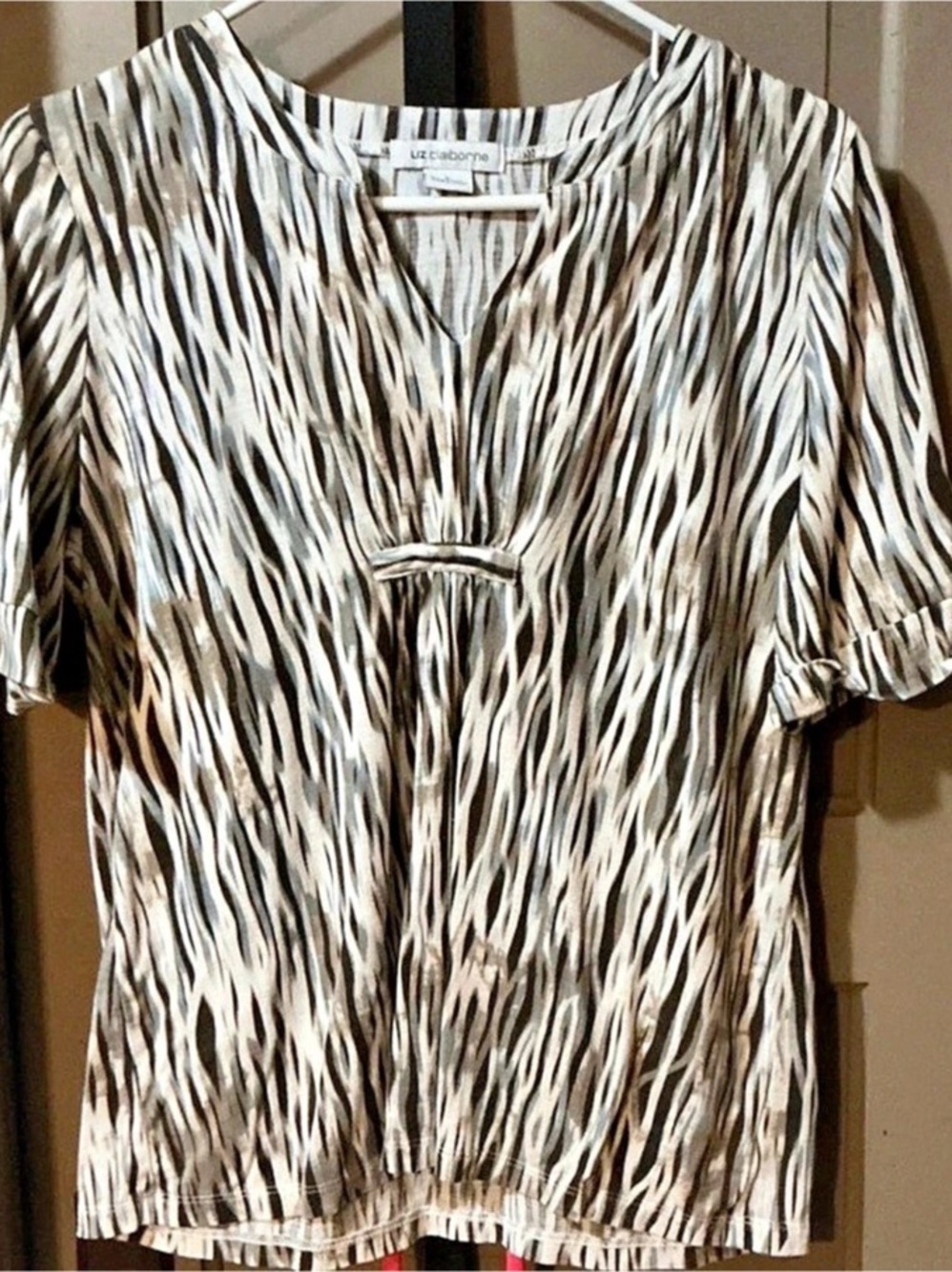 (111) Liz Claiborne Abstract Short Sleeve Blouse in White & Brown Size Large